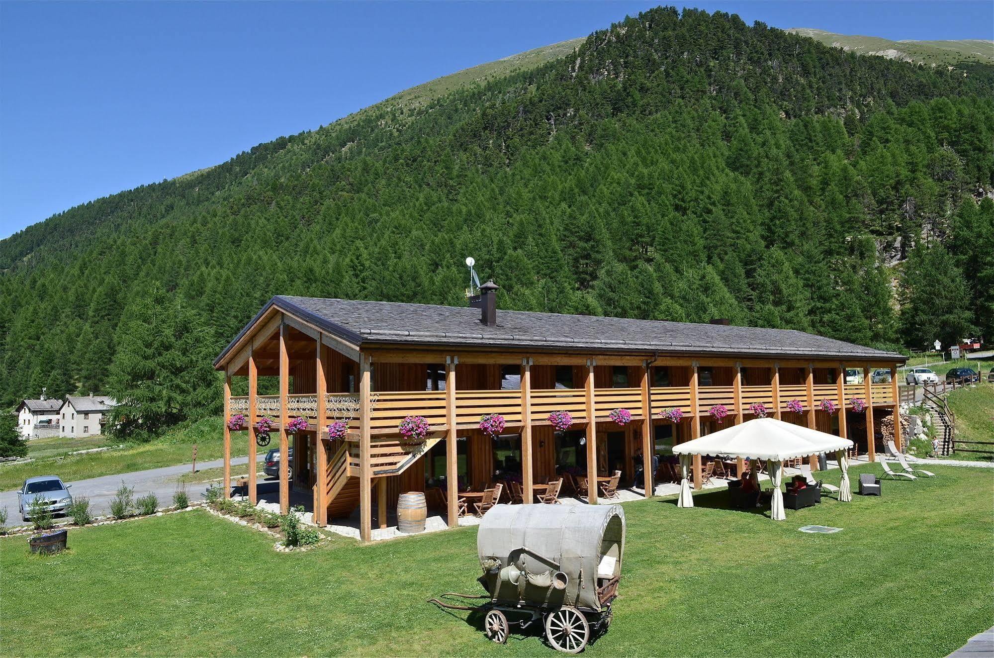 La Tresenda Hotel And Mountain Farm Лівіньо Екстер'єр фото